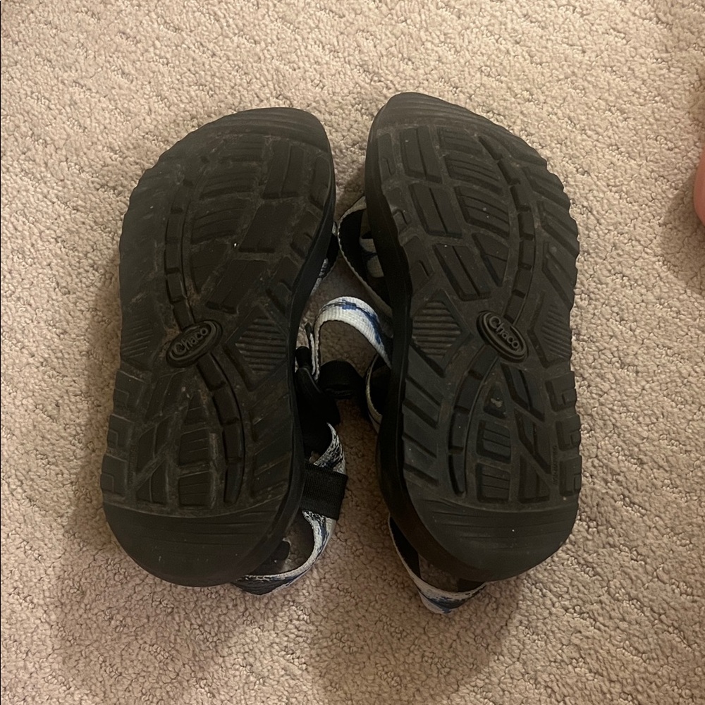 Women’s Chaco size 7 glacier national park sandals - Picture 3 of 4